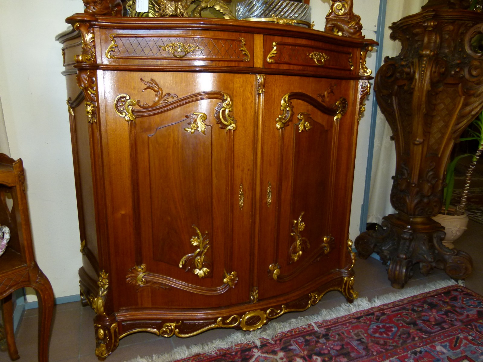 Louis 15 Cabinet