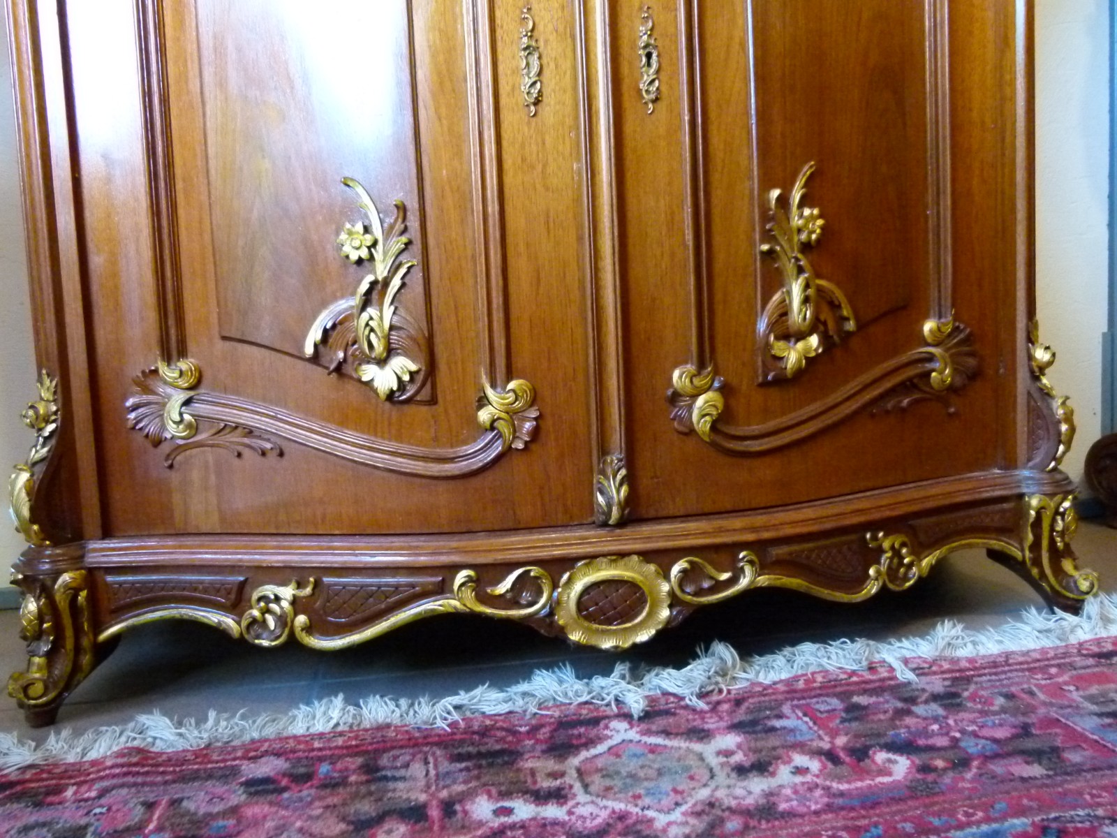 Louis 15 Cabinet