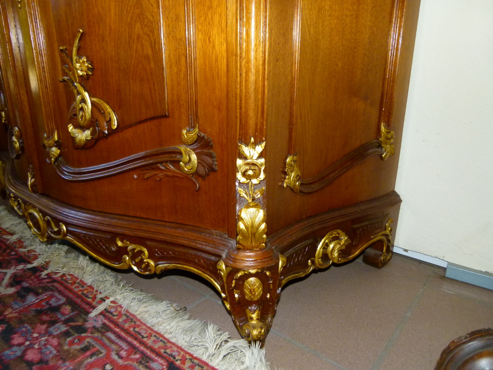 Louis 15 Cabinet