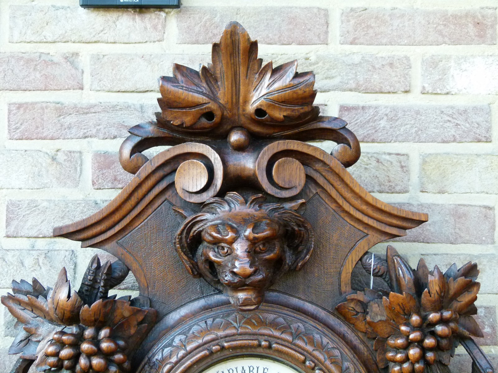 Hunting Barometer with animals and fruits