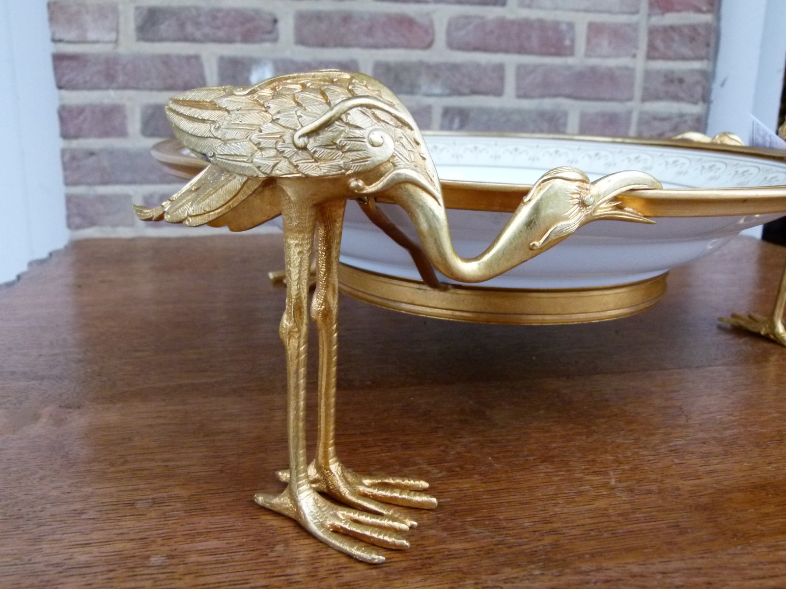 centerpiece coupe with herons