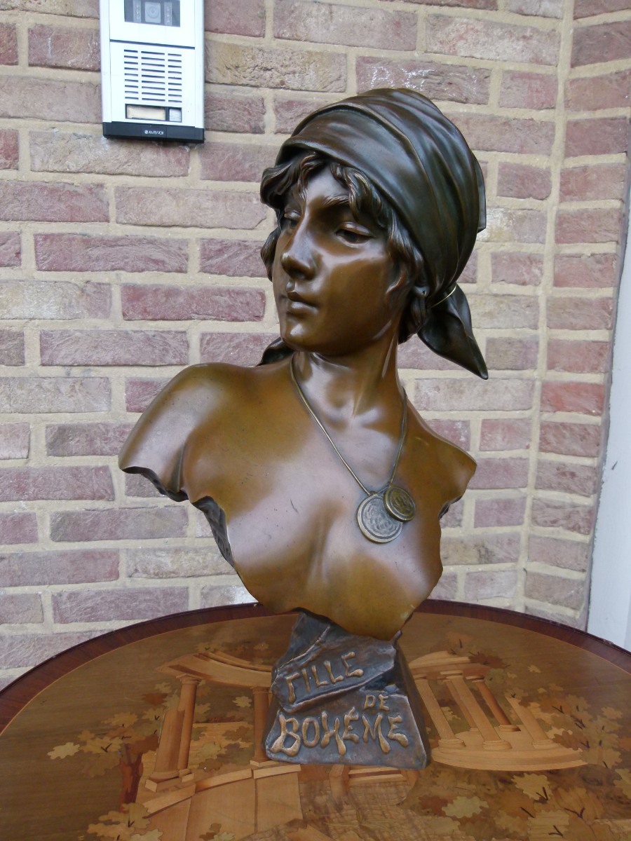 Art-nouveau Sculpture of a lady,s buste by E. Villanis 