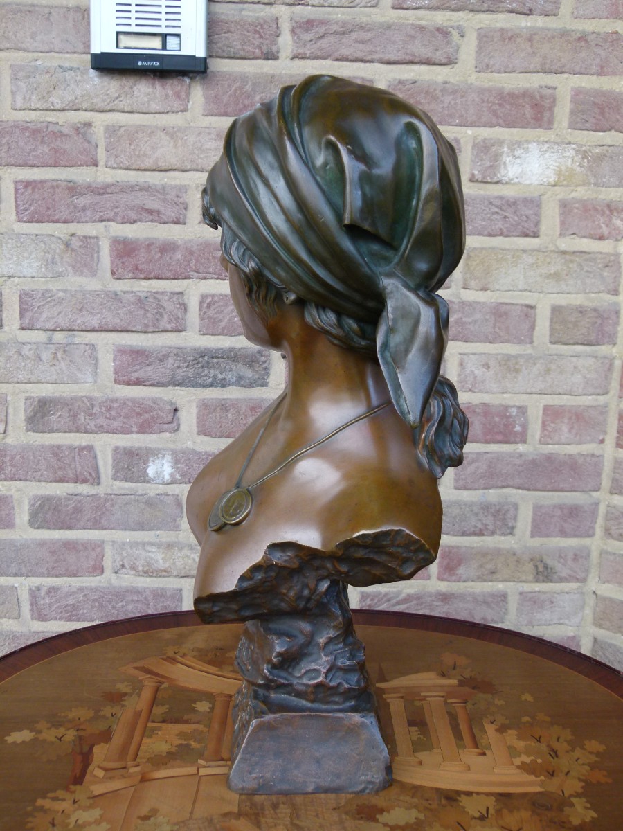 Art-nouveau Sculpture of a lady,s buste by E. Villanis 