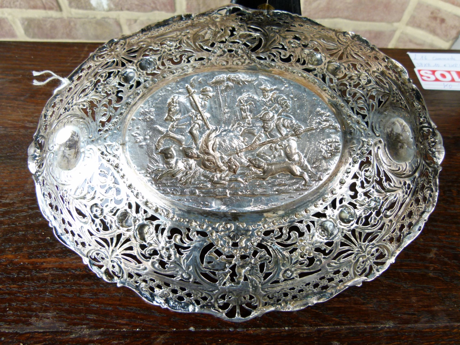 Napoleon III Centerpiece coupe 830 silver with hunting scene 275 gr