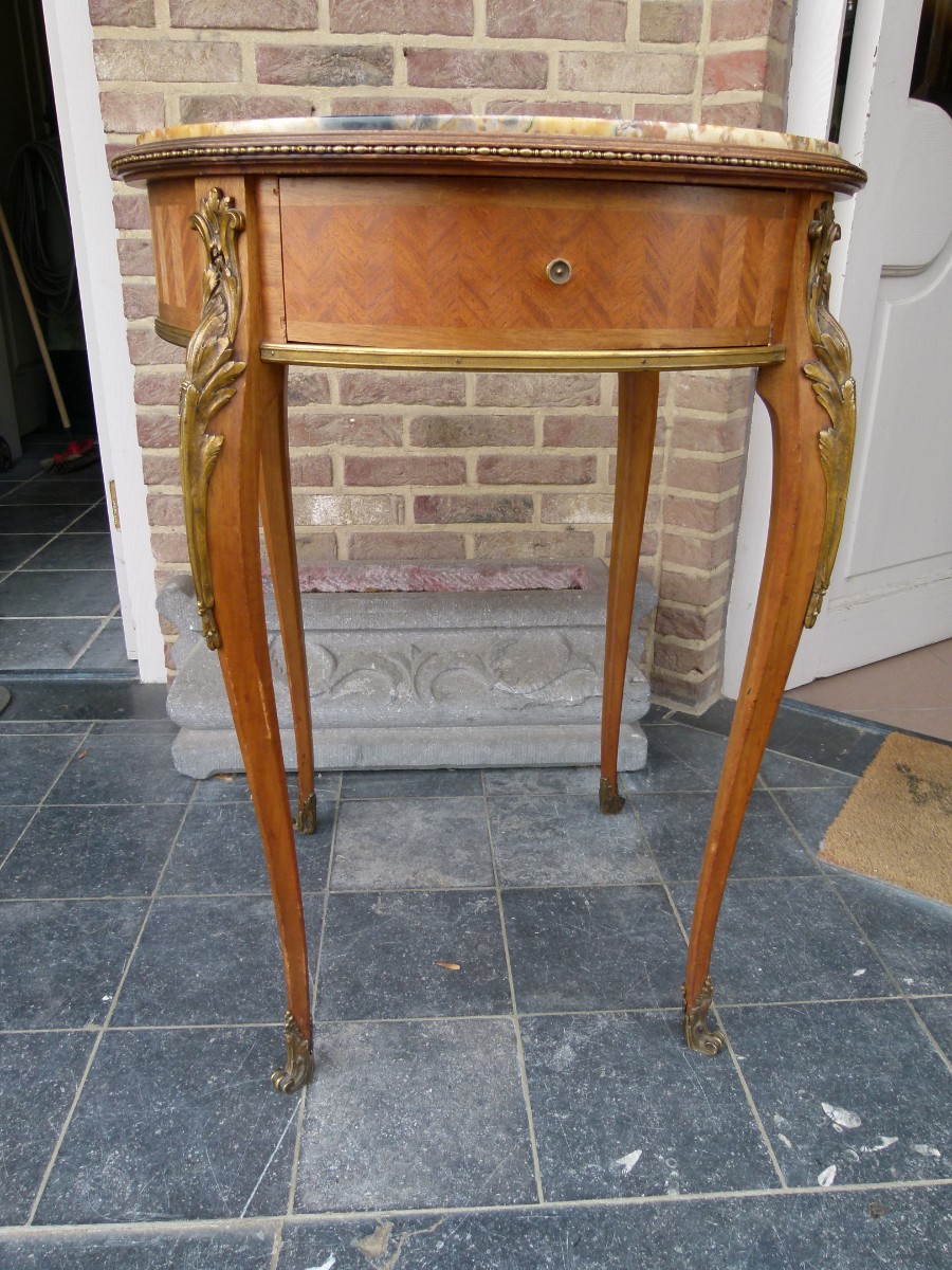 Napoleon III Round table with marble top