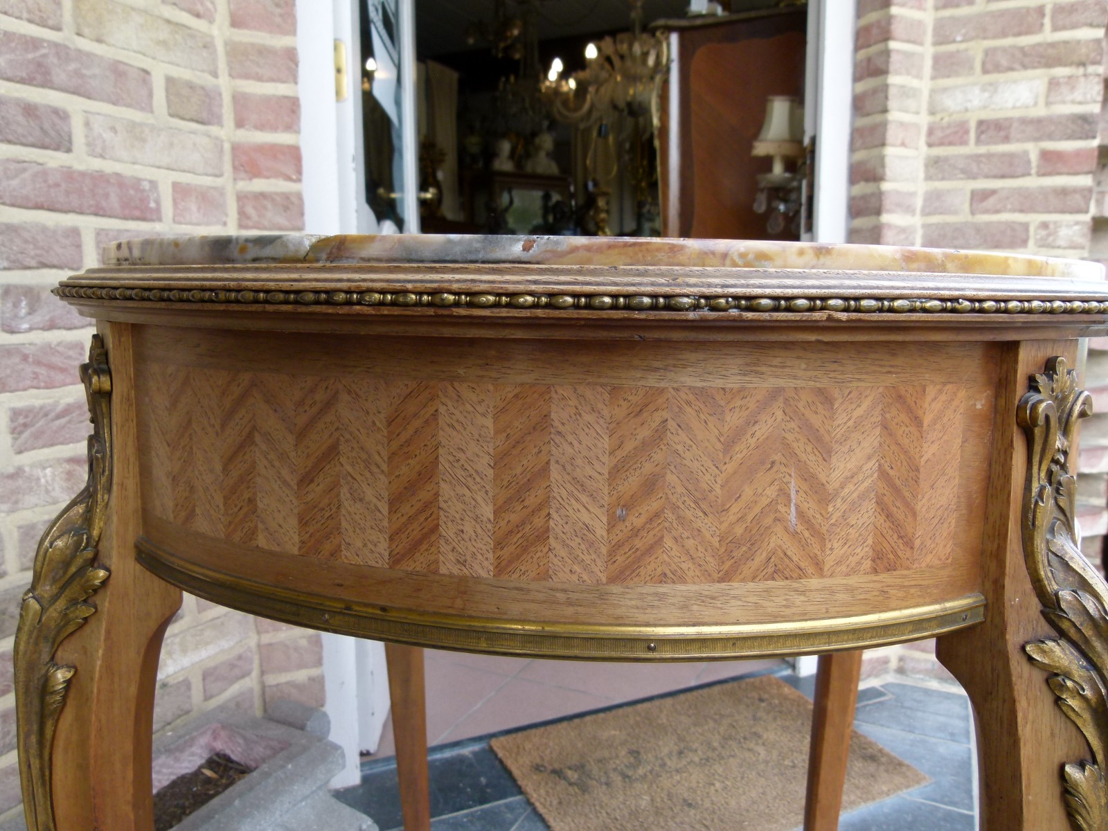 Napoleon III Round table with marble top