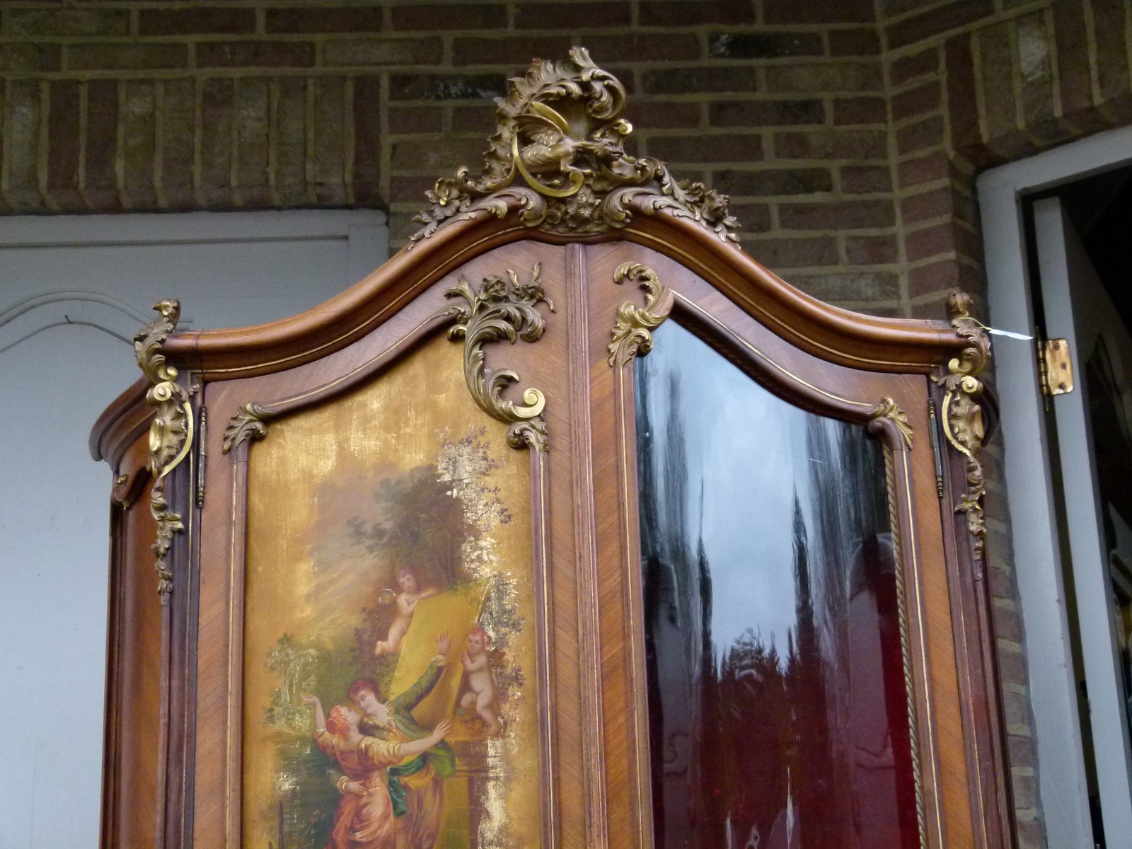 Louis 15 Unusual cabinet with vernis matin paintings