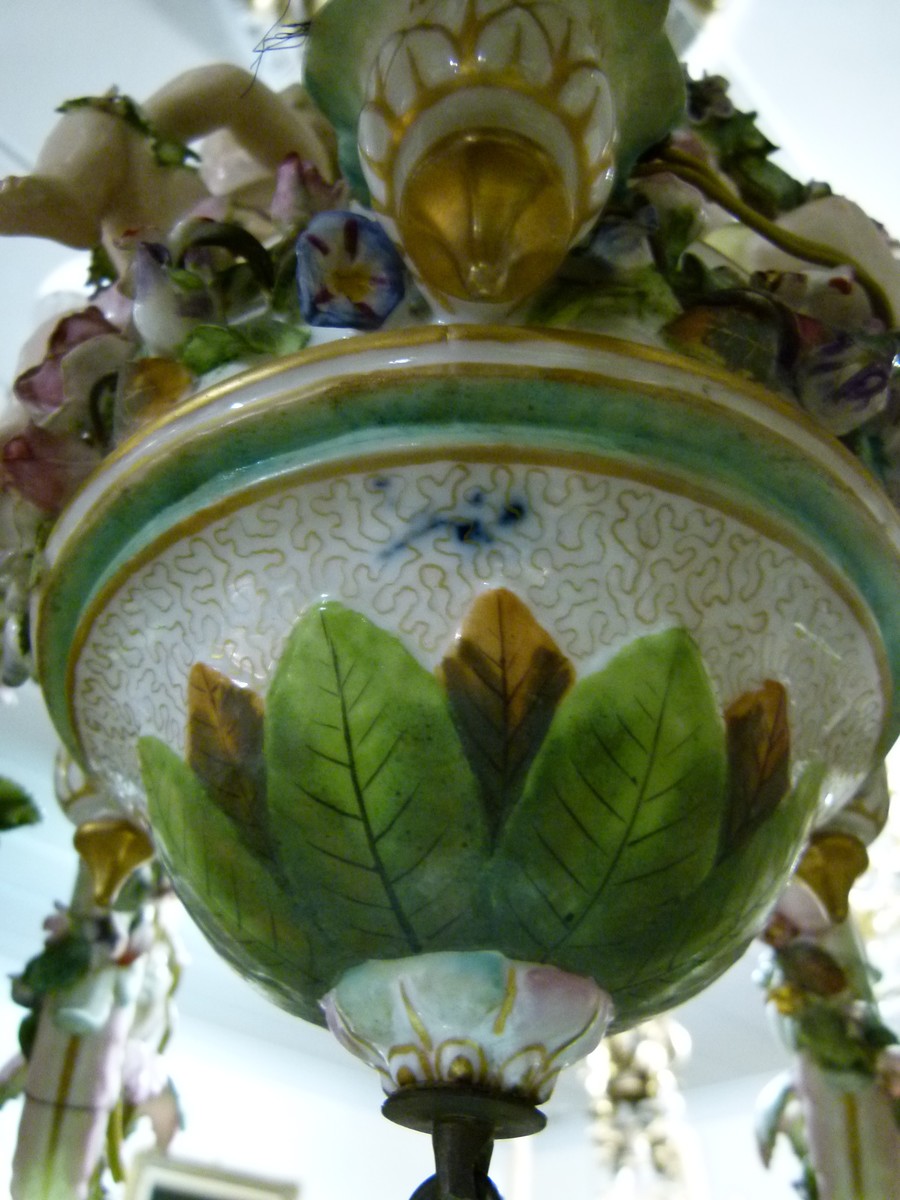 Meissen porcelain lamp with putti,s and flowers