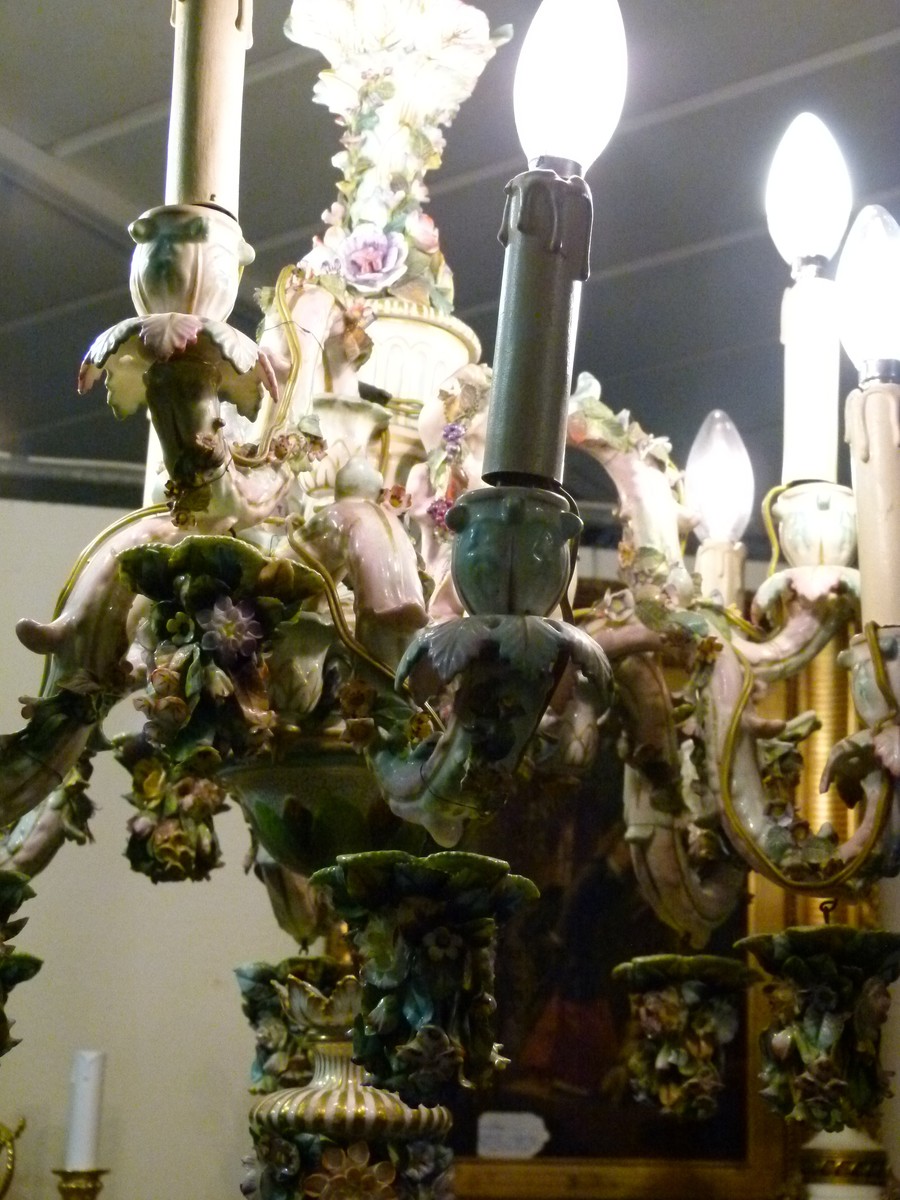 Meissen porcelain lamp with putti,s and flowers