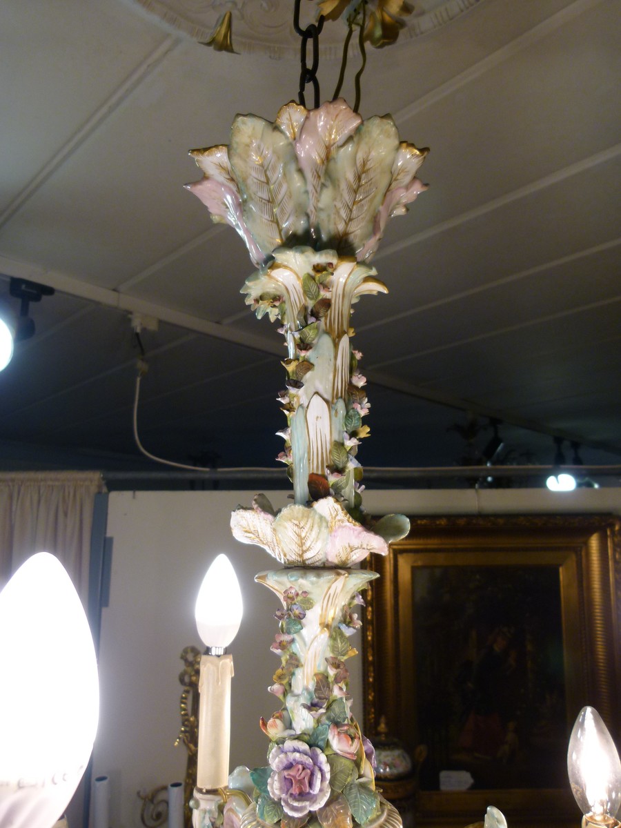 Meissen porcelain lamp with putti,s and flowers