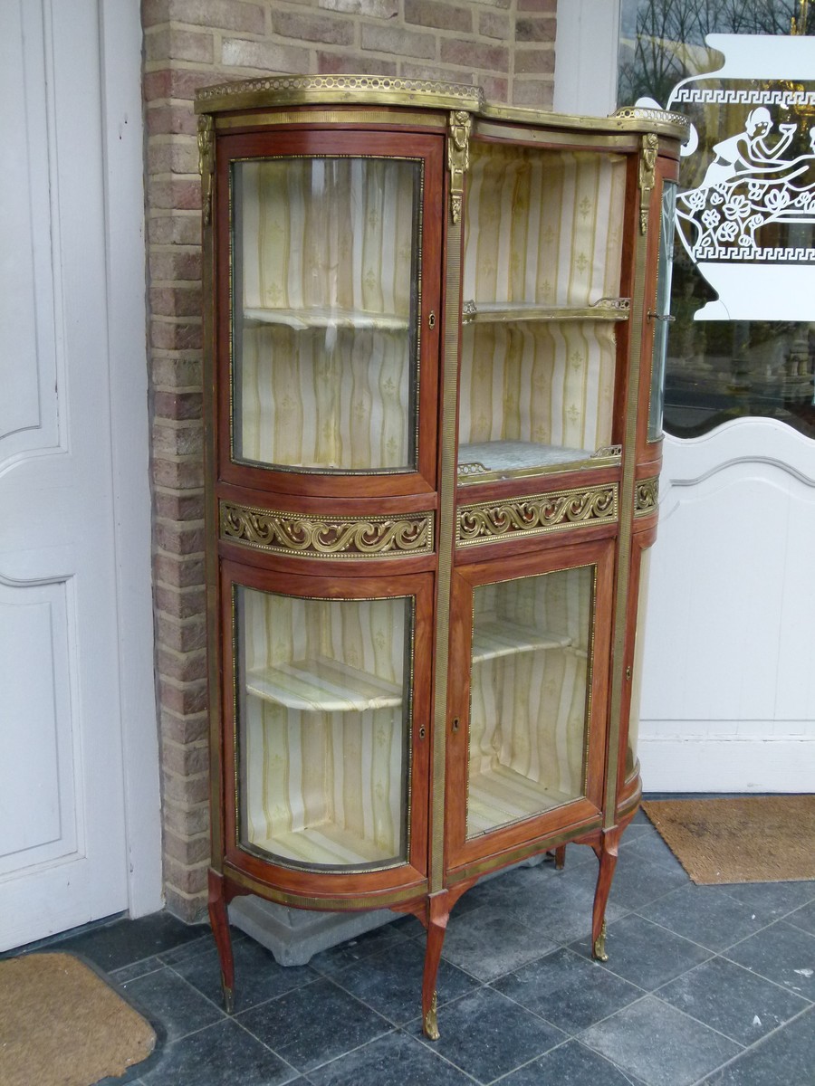 Napoleon III Display cabinet with curved glass and marble top