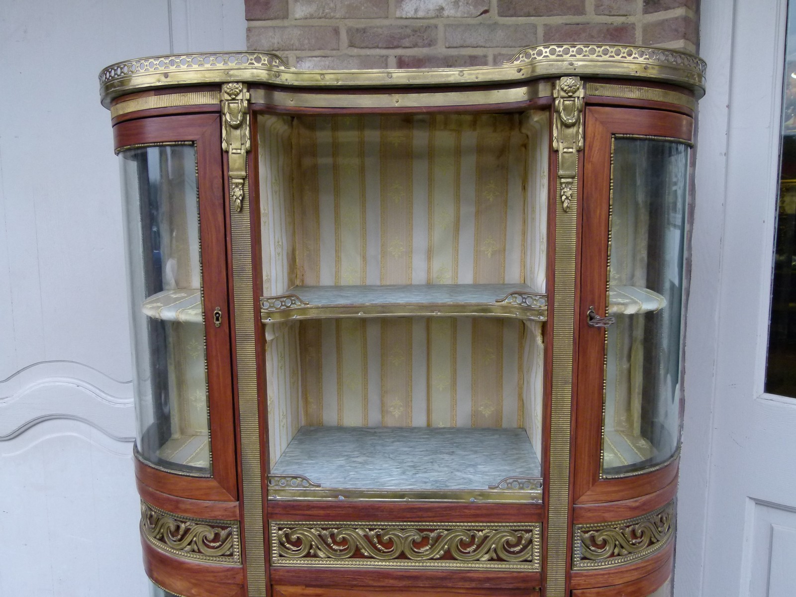 Napoleon III Display cabinet with curved glass and marble top