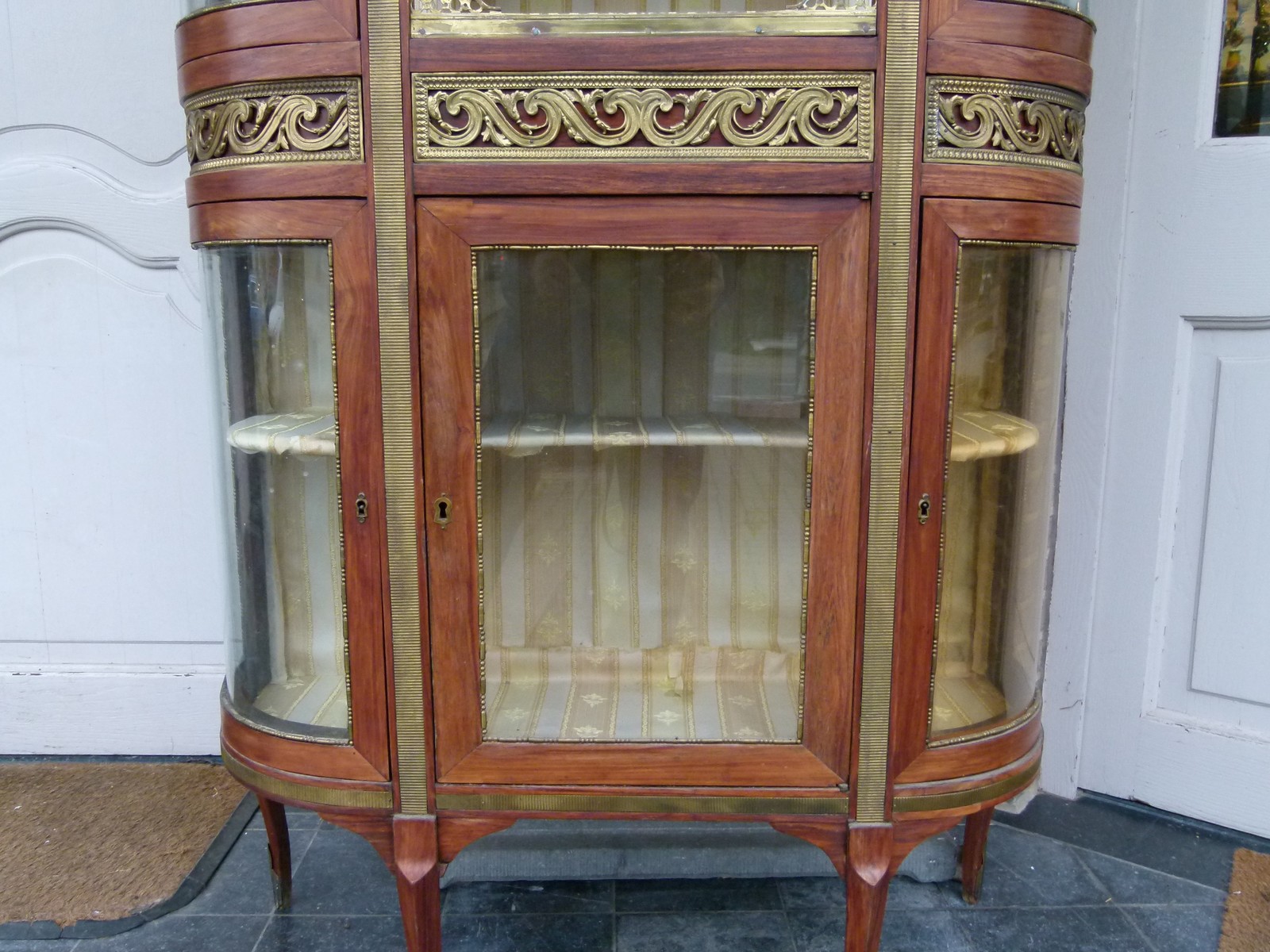 Napoleon III Display cabinet with curved glass and marble top