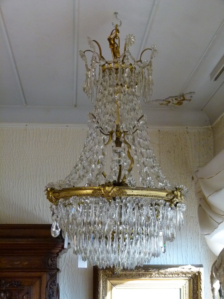 Louis 16 Lamp with crystals