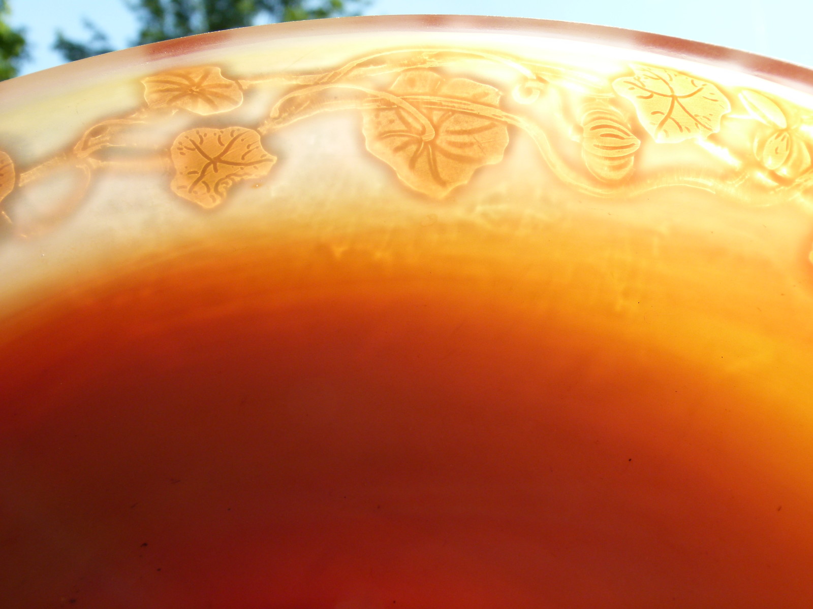 Art-nouveau  Gallé signed centerpiece coupe in etched glass