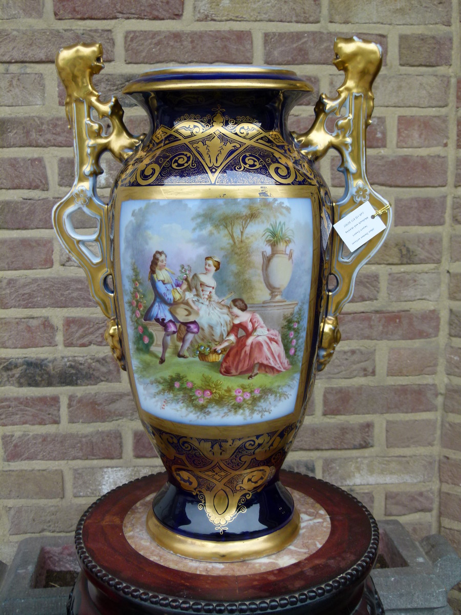 Louis Philippe Vase with romantic scene